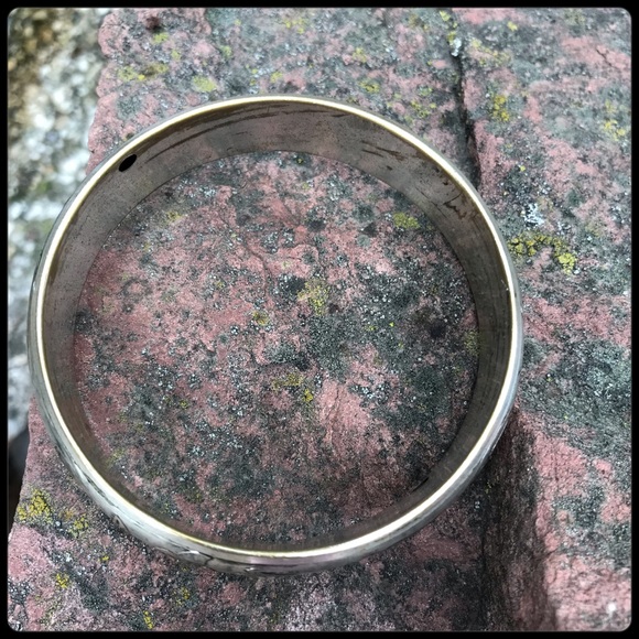 Silver toned bangle bracelet - Picture 4 of 7